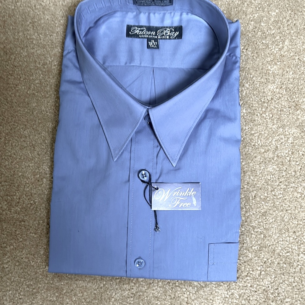 NWT Falcon Bay Blue Button Down Dress Shirt
Neck 19 Sleeve 36/37